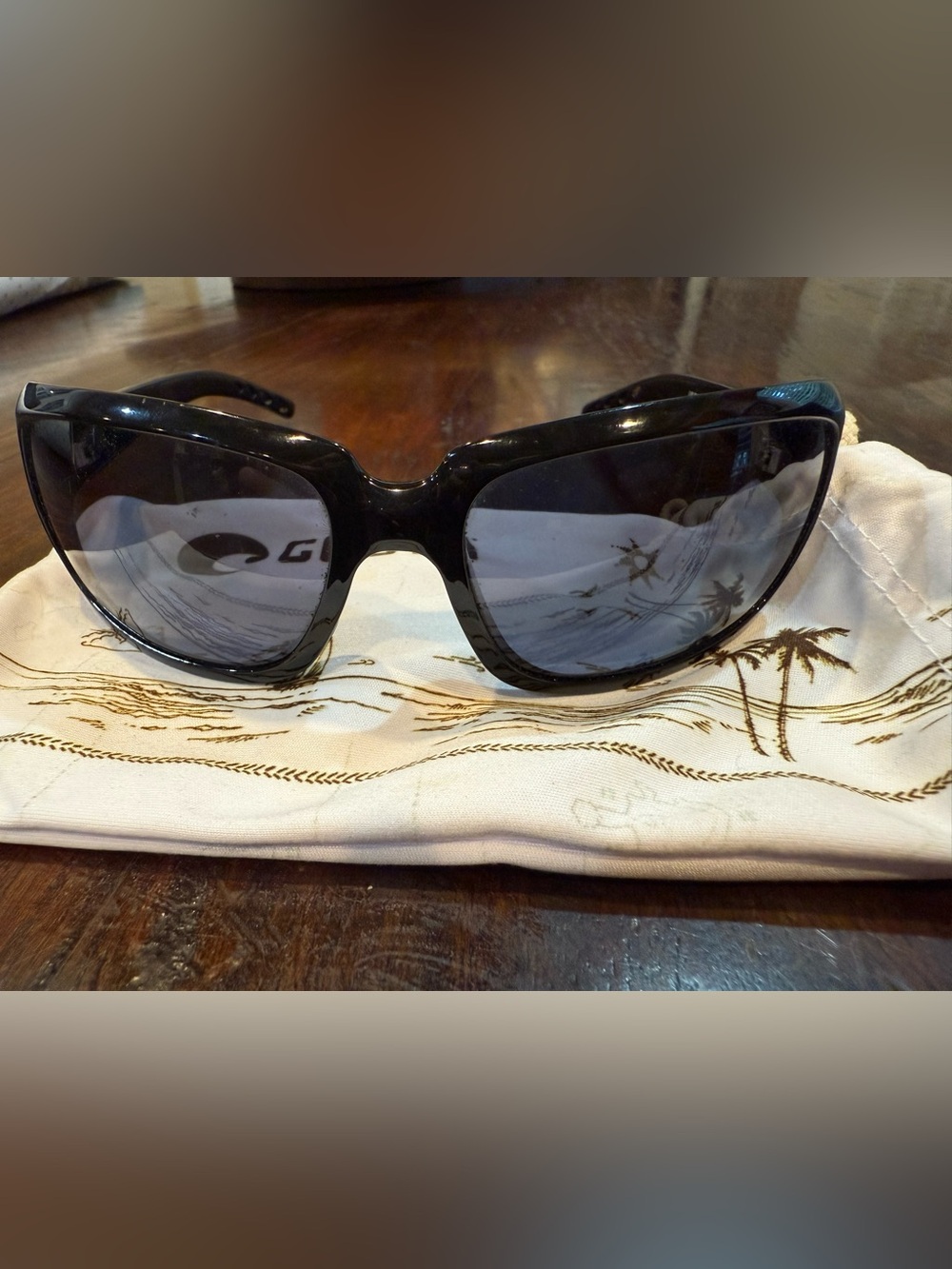 Costa Del Mar Woman’s Isabella polarized sunglasses IB 11 Black 580 P frames